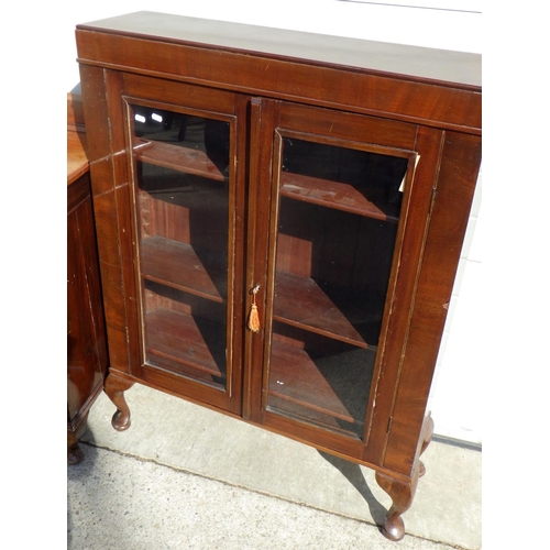 717 - A mahogany chiffionier and a low bookcase (2)