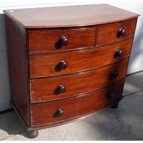 720 - A Victorian bow fronted chest of drawers AF 108w x 54d x 100hcm