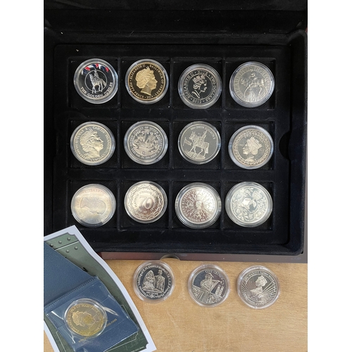 175 - Collectors Coins: A qty of Commemorative coins to inc Crowns, 50p etc