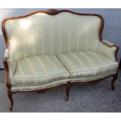 844 - A Louis XV style settee frame