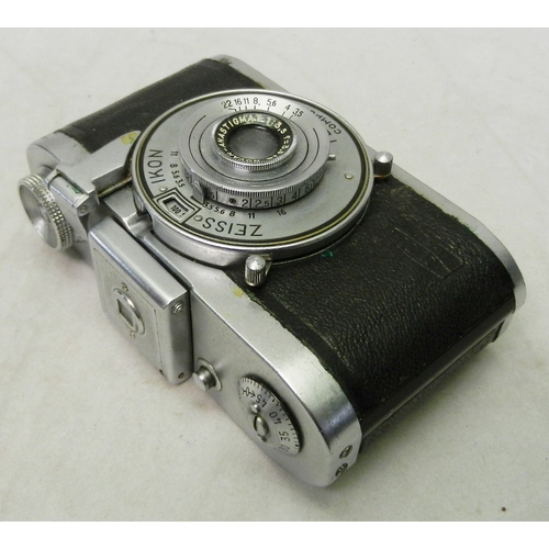 155 - A Zeiss Ikon Tenax I 35mm camera, in leather case.