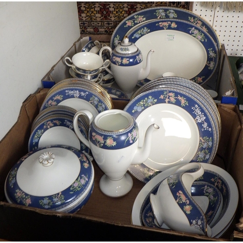 447 - A qty of Wedgwood Blue Siam table ware (2)