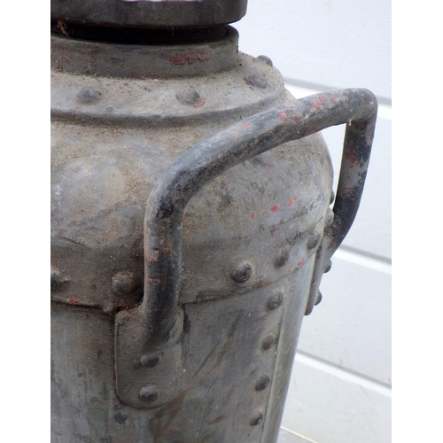 878 - An old copper fire extinguisher, for display purposes only