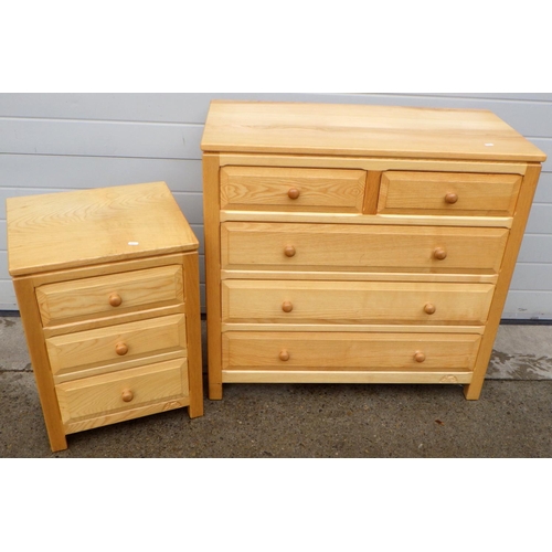 893 - A Graham Duncalf, Swan motif blonde chest of drawers 92cm wide with matching bedside chest (2), mark... 