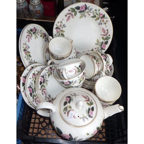 475 - A floral Wedgwood tea set together with a Noritake part tea set, Wedgwood plates etc (3)