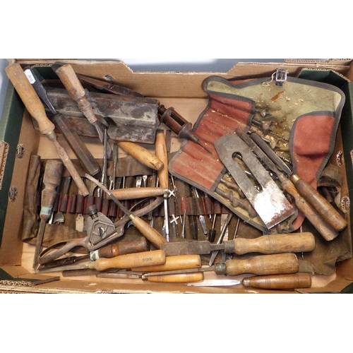 478 - A group of vintage hand tools