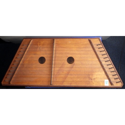 482 - A Zither