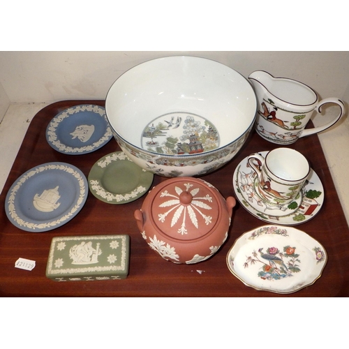 491 - Three Royal Crown Derby plates together with a group of various Wedgwood pottery