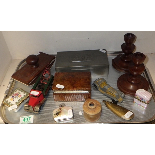 497 - A tray lot of misc collectables to inc pewter cigarette box etc