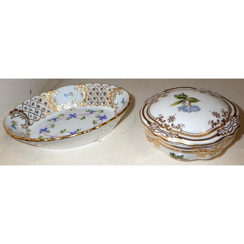 133 - A Herend lidded urn and oval pin dish together with a Spode Stafford Flowers pot (3)