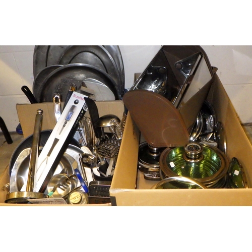 904 - A qty of pans, kitchen items etc