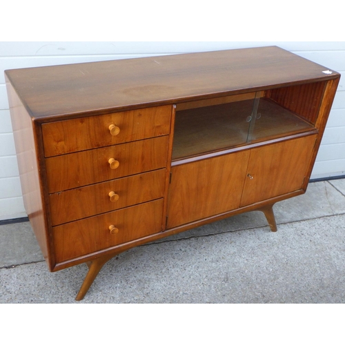 916 - A Dalescraft walnut sideboard, 138cm wide, marks