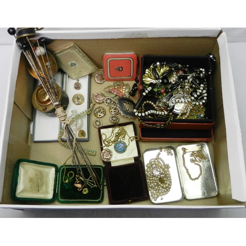 38 - A qty of costume jewellery, hat pins, various buttons etc, 19th cent and later