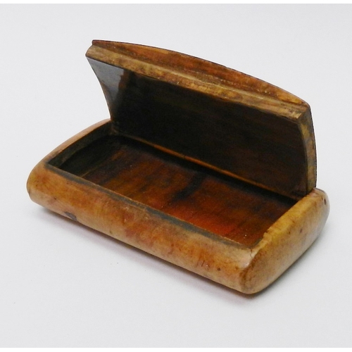 109 - A burr yew snuff box. 90mm long