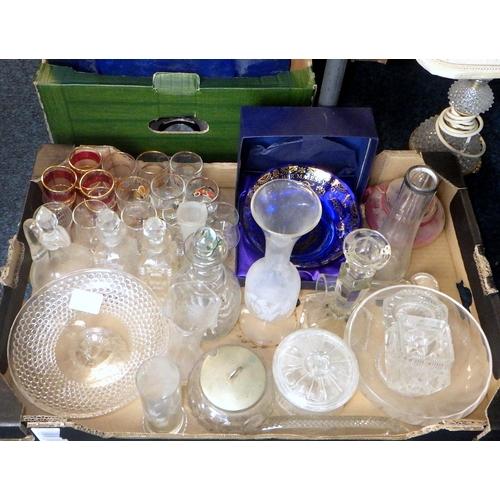 34 - A large qty of glass ware (8)