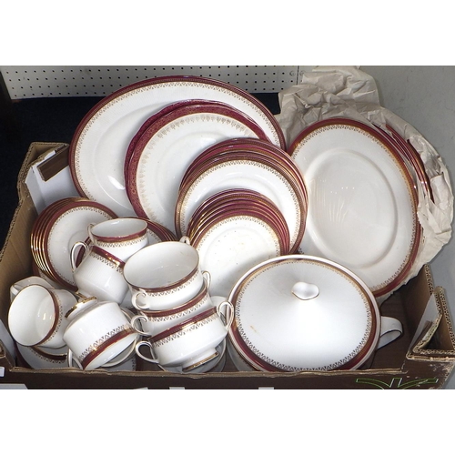 35 - A qty of Paragon Holyrood table ware