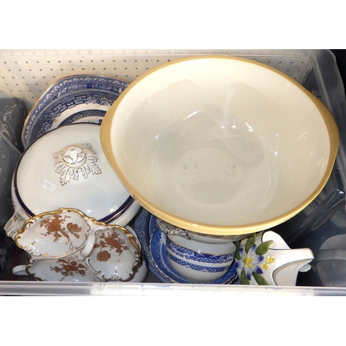 36 - A large qty of misc ceramics to inc Ringtons etc Af (4)