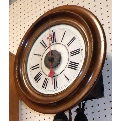 81 - A French wall clock 28cm diameter