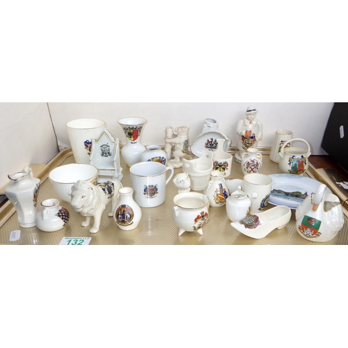 132 - A qty of approx 25 pieces of crested China