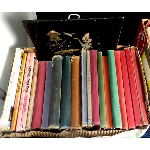 90 - A qty of misc books to incl children’s books, cigarette cards etc