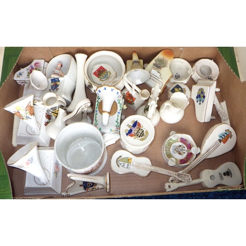 178 - A group of various crested China approx 30pcs