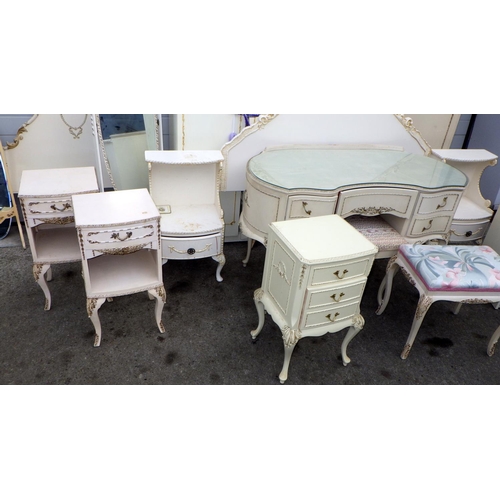 797 - A qty of cream bedroom furniture, dressing table missing mirror, a/f