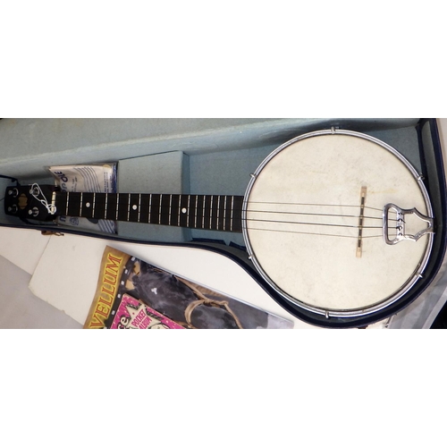 173 - A GH&S Uke banjo and accessories