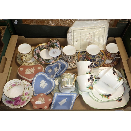 224 - Six V&A William Morris design cups and saucers together with further ceramics to inc Wedgwood and Vi... 