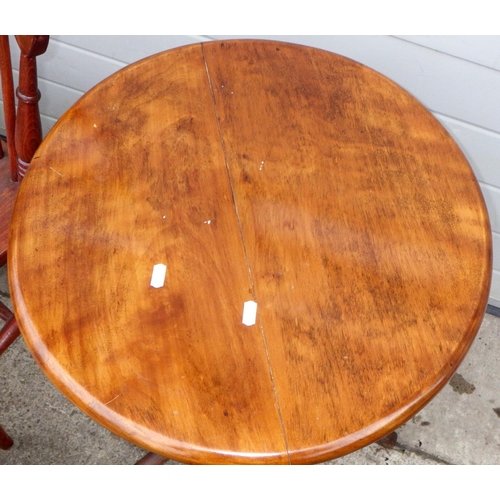 547 - A Victorian kitchen chair, Lloyd loom tub chair and stool, tripod table & coffee table (5)