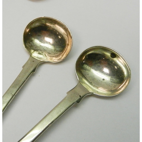 24 - Two matching George IV salt spoons, Barber & Whitwell, York 1821; a single salt spoon, Hampston, Pri... 