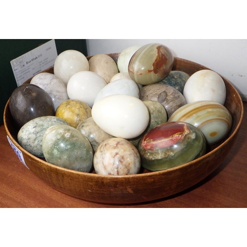 259 - A group of polished stone and marble eggs