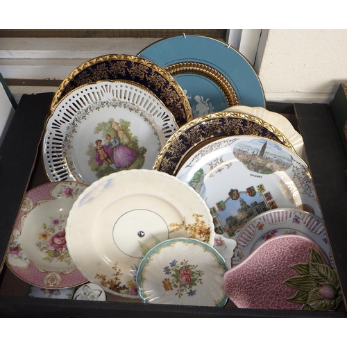 370 - A quantity of of misc collectables, ceramics etc to inc Queen's table ware, Minton etc AF (5)