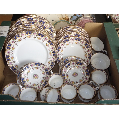 370 - A quantity of of misc collectables, ceramics etc to inc Queen's table ware, Minton etc AF (5)