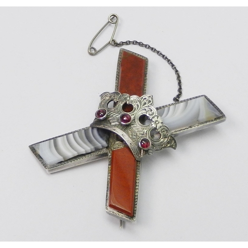 47 - A Scottish brooch, comprising a St Andrews cross with applied crown motif, white metal and agate.  5... 