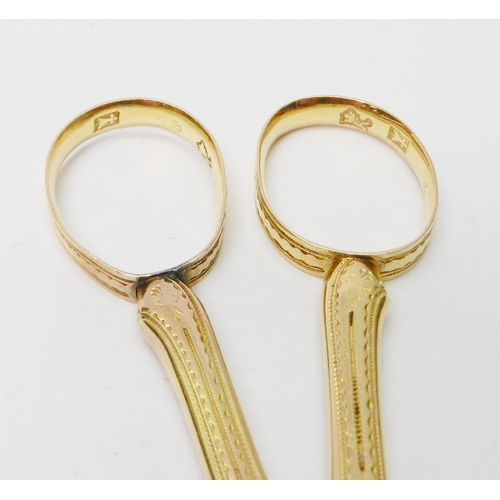 61 - A pair of French 18th cent sewing scissors c1780, steel, gilt steel and yellow metal bearing assay m... 