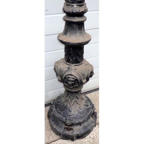 575 - A reproduction heavy metal lamp post, 186cm tall