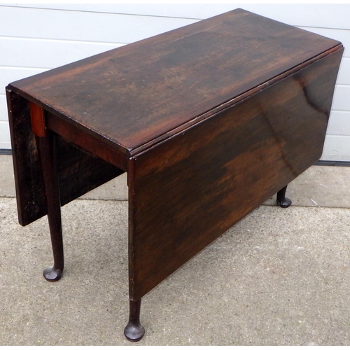 578 - A Geo III mahogany drop leaf table on pad feet, restorations