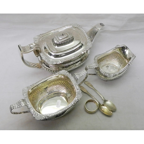  A George III silver three piece tea set, Charles Fox I, London 1819, teapot 290mm long; together wit... 