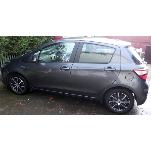 916 - A Toyota Yaris, YC68 LCU, grey, Icon Tech VVT-I Hev Cvt, 5 door hatchback, 1497cc Petrol Hybrid, sho... 