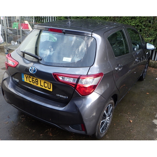 916 - A Toyota Yaris, YC68 LCU, grey, Icon Tech VVT-I Hev Cvt, 5 door hatchback, 1497cc Petrol Hybrid, sho... 