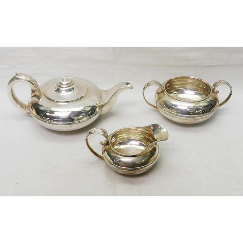 103 - A George IV York silver three piece tea set, comprising teapot, jug and bowl matched dates but same ... 