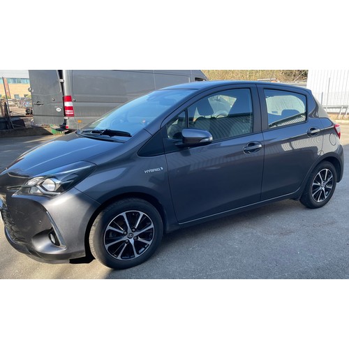 916 - A Toyota Yaris, YC68 LCU, grey, Icon Tech VVT-I Hev Cvt, 5 door hatchback, 1497cc Petrol Hybrid, sho... 