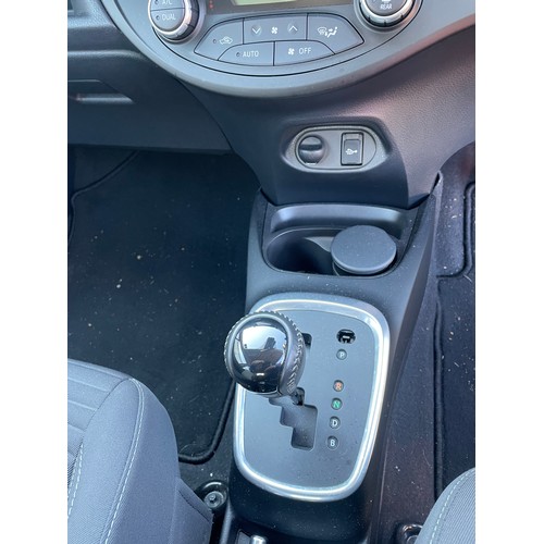 916 - A Toyota Yaris, YC68 LCU, grey, Icon Tech VVT-I Hev Cvt, 5 door hatchback, 1497cc Petrol Hybrid, sho... 