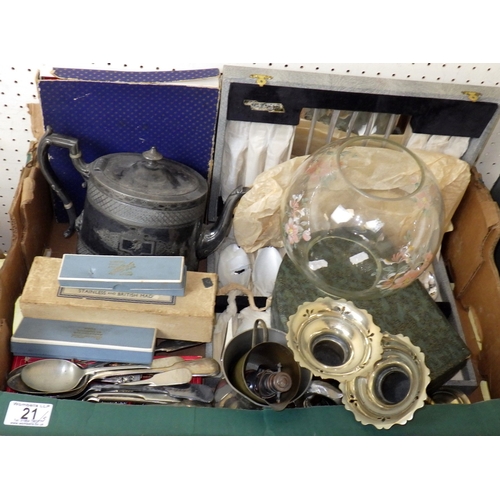 21 - Metalwares incl silver plate and cutlery, brass candlesticks and trinkets, a copper kettle etc; a pa... 