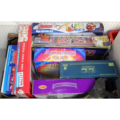 44 - Various horse brasses together with chess pieces, books, cameras and boxed games (2)