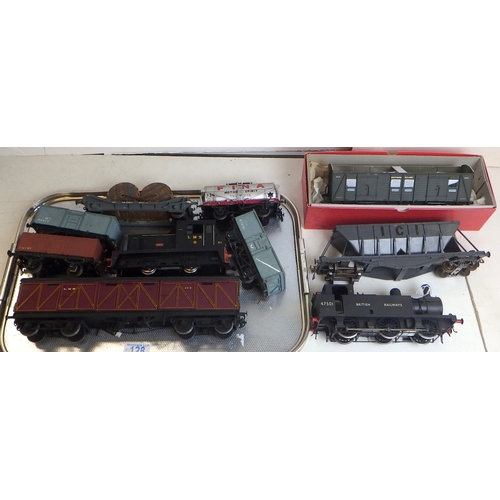 A qty of model railway locos and carriages to inc Dapol etc. AF ...