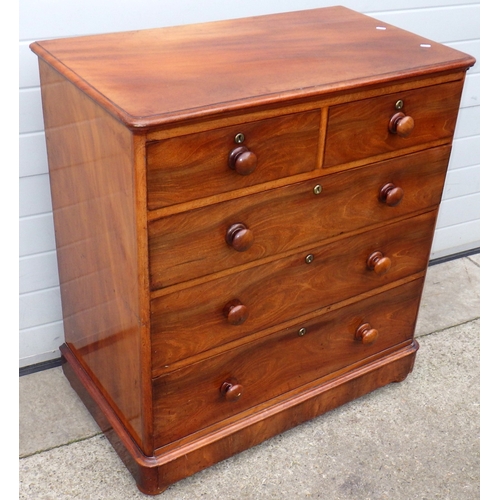 630 - A Victorian mahogany chest of drawers, two handles chipped, split to side, 96cm wide