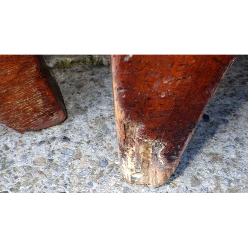 654 - Two 19th cen mahogany chests of drawers, bow fronted and straight fronted (a/f)