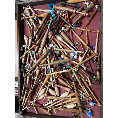421 - A large qty of lace bobbins