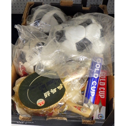 82 - A large qty of misc to inc footballs, ping pong, cycling accessories, bags etc (qty)